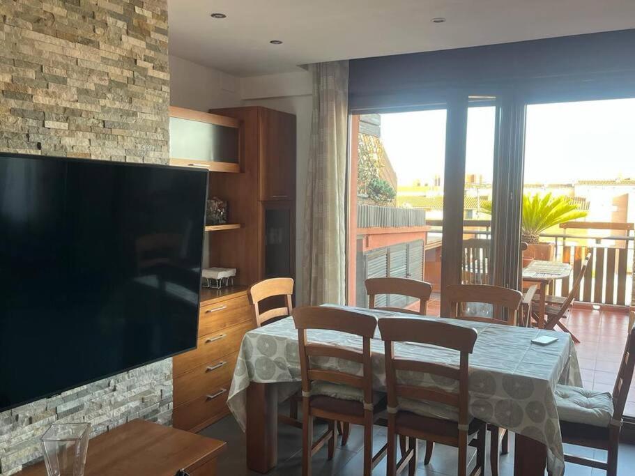 Atico Luminoso Centrico Y Comodo Apartment Figueres  Exterior photo