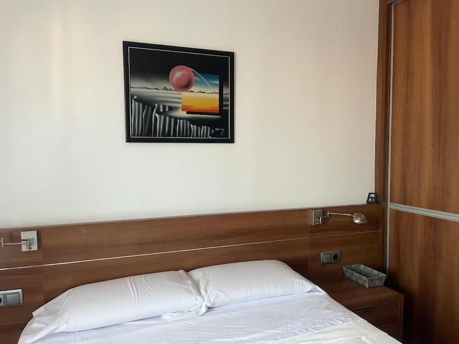 Atico Luminoso Centrico Y Comodo Apartment Figueres  Exterior photo